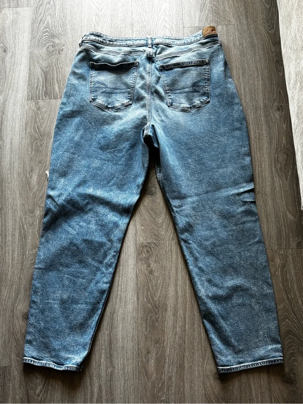 American Eagle Strigid Mom Jeans - Size 20L